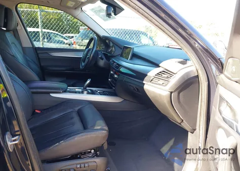 2015 BMW X5 xDrive35D z USA, uszkodzony, nr VIN 5UXKS4C54F0N06357